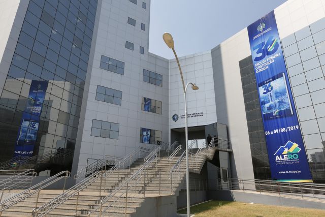 Rondônia proíbe bloqueadores hormonais e cirurgias de gênero para menores de idade