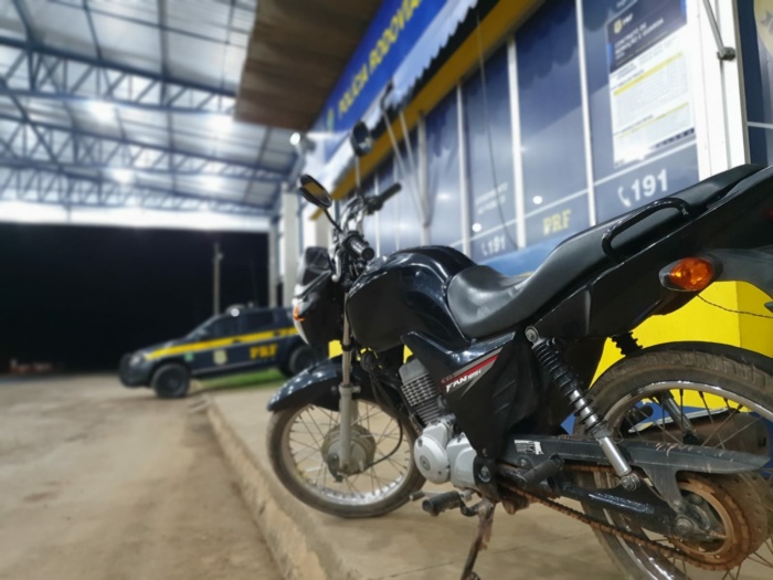 Em Ariquemes, PRF identifica motocicleta clonada