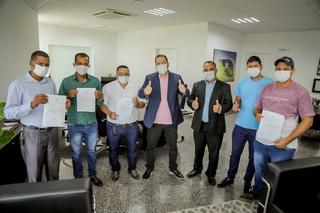 Assinado o convênio para a compra de caminhão pipa para Campo Novo de Rondônia