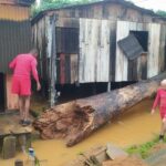 Bombeiros durante enchente em Ouro Preto do Oeste, RO — Foto: Khauane Farias/Rede Amazônica
