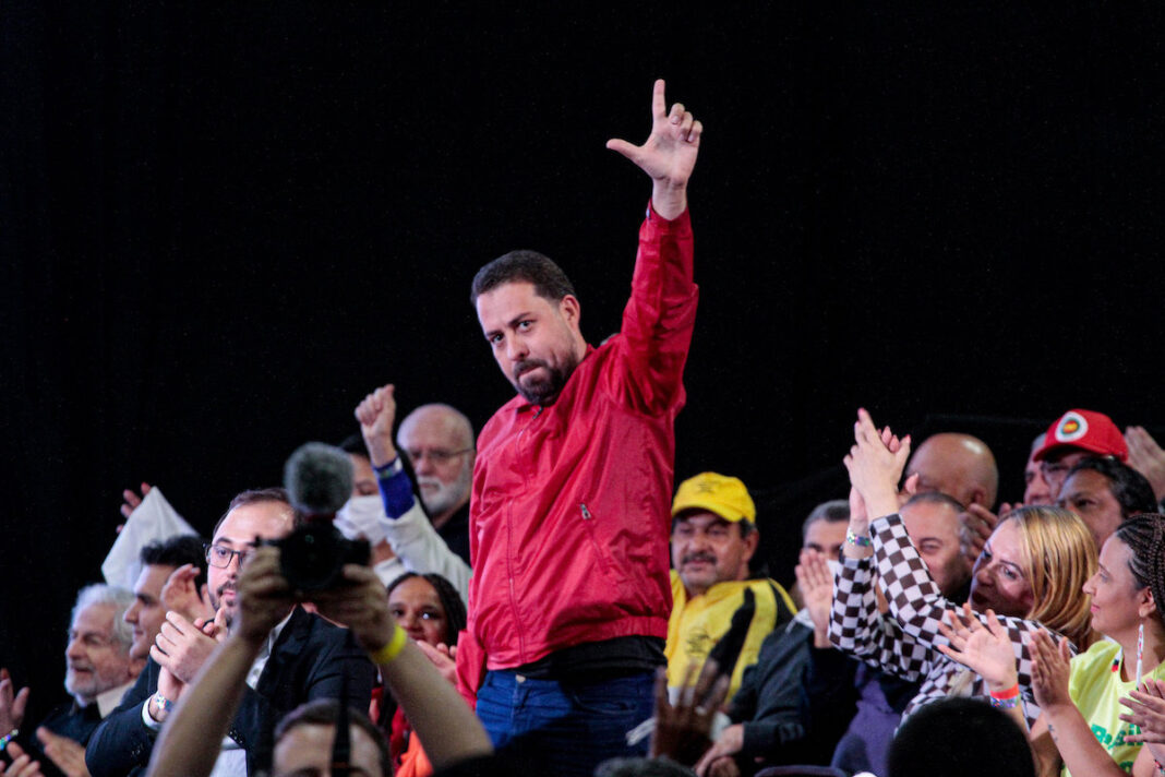 “Temos que devolver Bolsonaro para o porão do qual nunca devia ter saído”, diz Boulos em lançamento de pré-candidatura