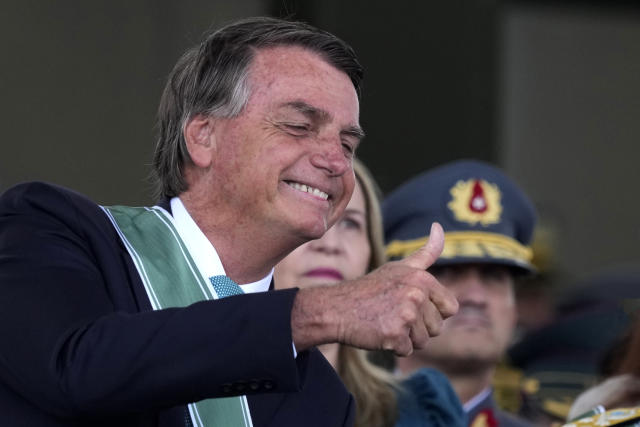 Bolsonaro debocha do brasileiro ao esconder que o único responsável por novo aumento no diesel é ele mesmo