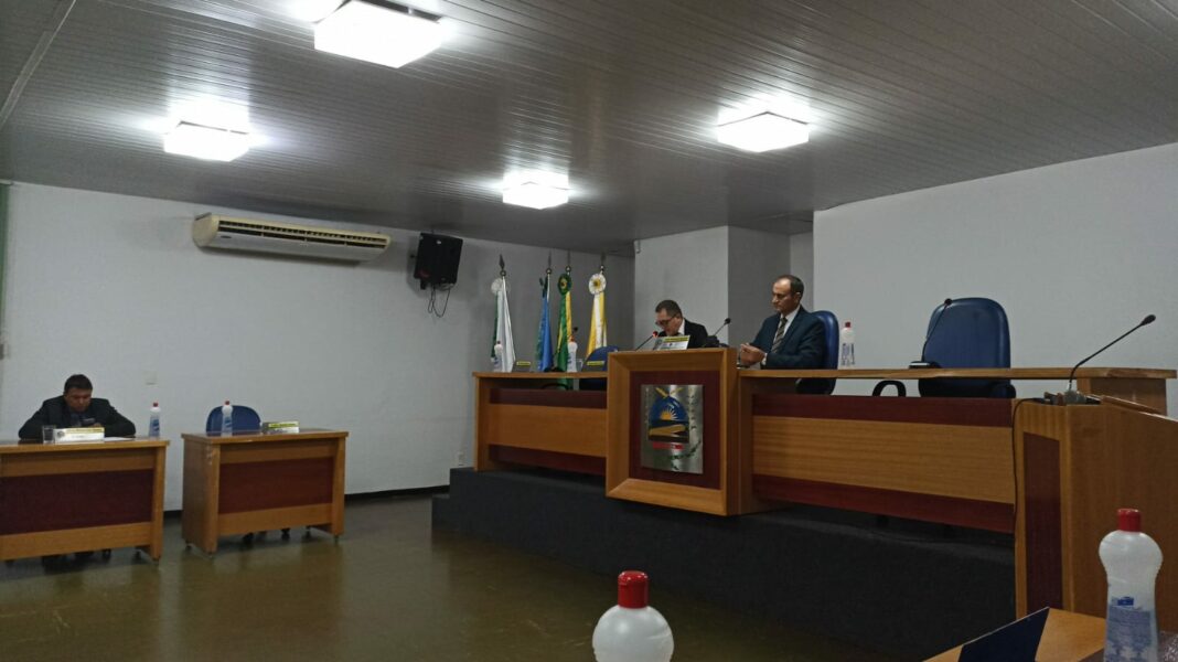 Câmara de Cerejeiras tem sessão histórica com quatro vereadores