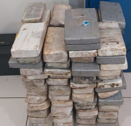 PRF apreende mais de quatro quilos de cocaína preta e outros 104 quilos de cloridrato de cocaína