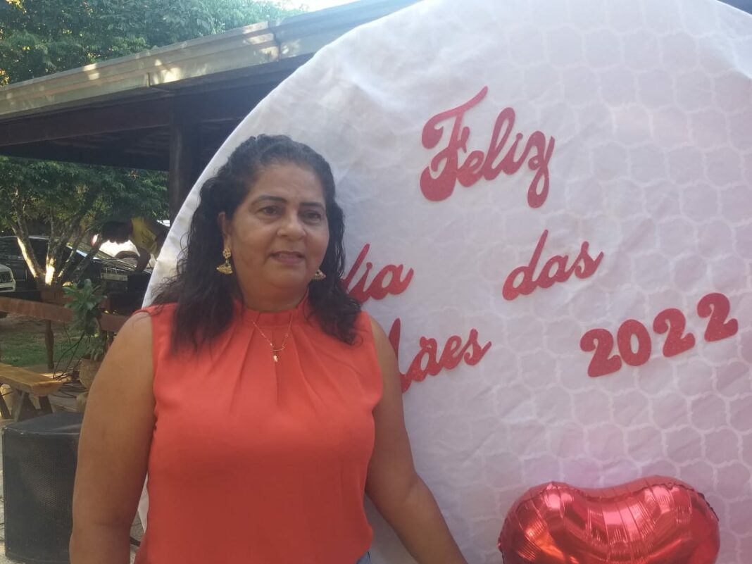 No Dia das Mães, vereadora presta homenagem às mulheres em Pimenteiras