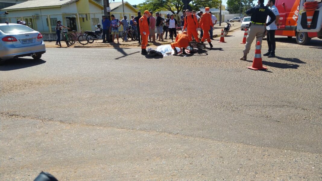 Em Vilhena,ciclista morre após ter perna esmagada por caminhão
