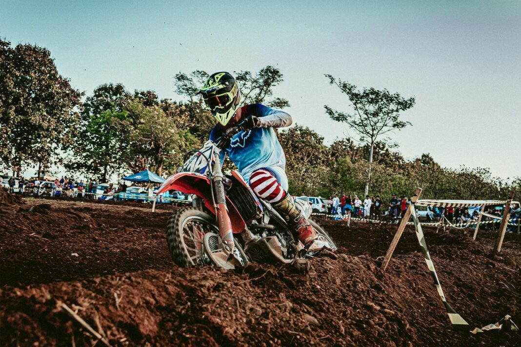 Com grande público e pilotos de várias regiões, Colorado realiza 7ª Edição do Adrenalina Cross