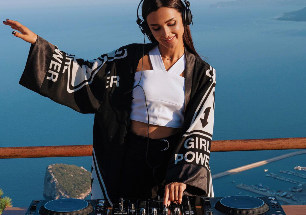 Korolova, DJ ucraniana, se apresenta nesta sexta em Cuiabá