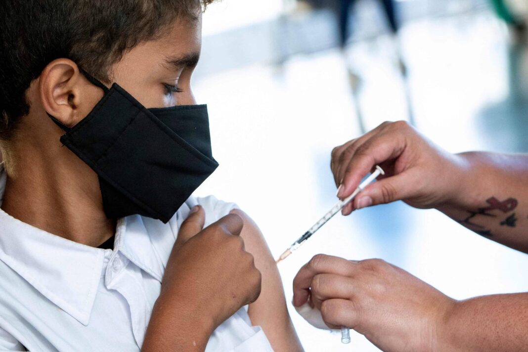 Brasil registra 51,6 mil casos de covid e 127 óbitos em 24 horas
