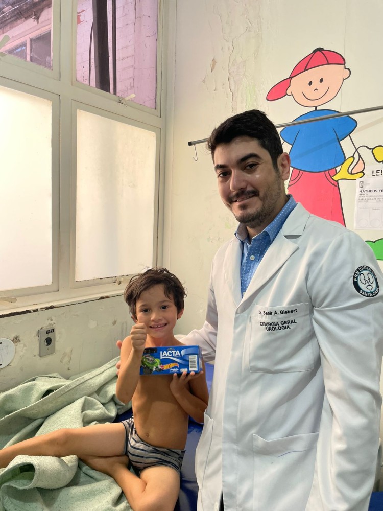 Médico jaruense realiza cirurgia bem sucedida de reconstrução peniana em criança atacada por cachorro