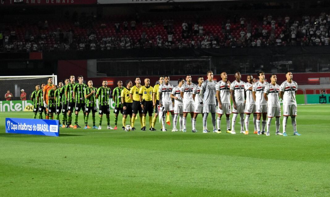 São Paulo vence América-MG no Morumbi em noite de falha