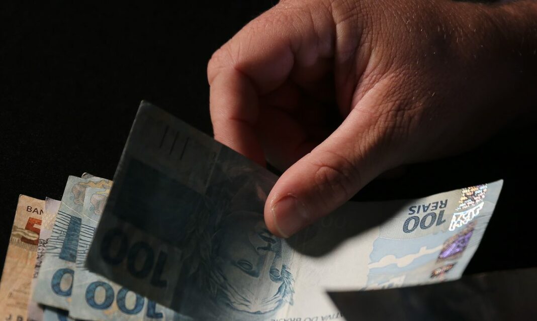 Última parcela de agosto do Auxílio Brasil é paga hoje