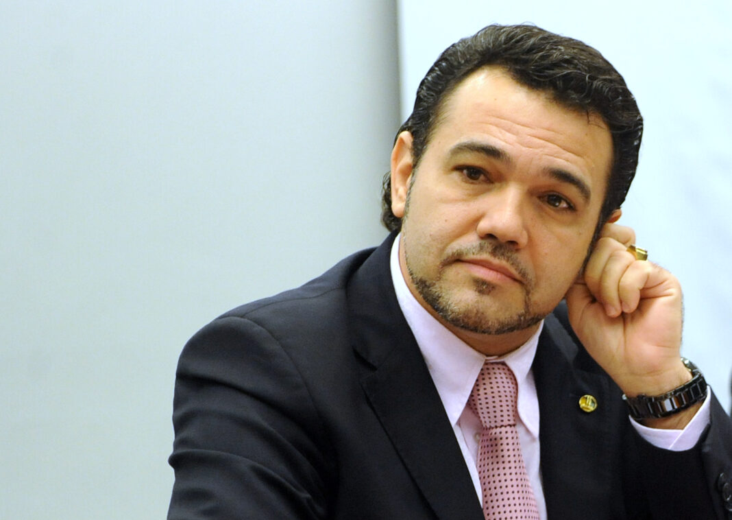 PT processará Feliciano por dizer que Lula fechará igrejas