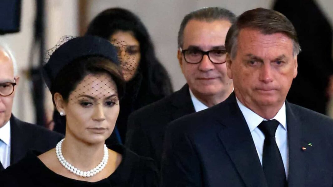 TSE proíbe Bolsonaro de usar na campanha discurso em residência oficial em Londres