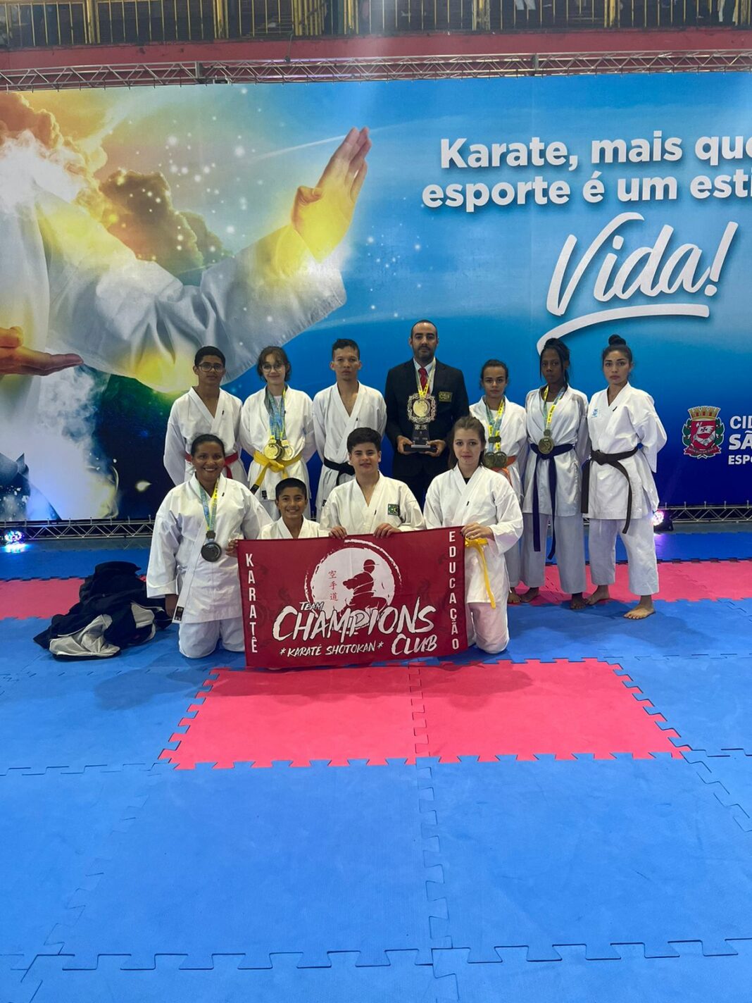 Atletas de vilhenenses são medalhistas no 29º Campeonato Brasileiro de Karatê Interestilos