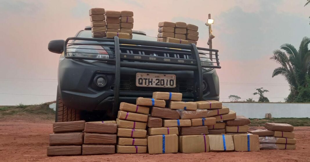 Em Nova Mamoré, dupla é presa com quase 100 quilos de maconha