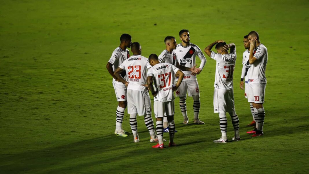 Vasco empata com ‘ajuda’ do goleiro do Londrina e luta pelo G4 segue aberta