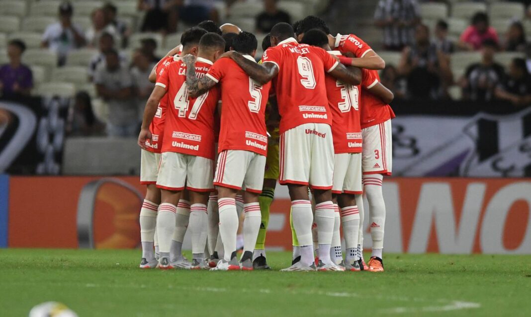 Internacional vence o Ceará e continua vivo na luta pelo Brasileiro