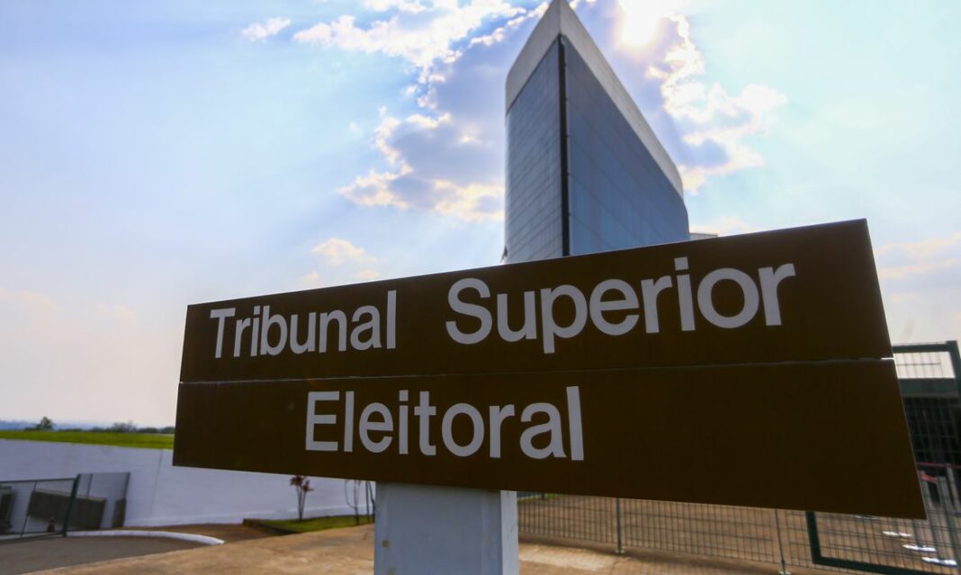 TSE manda suspender propaganda que associa Bolsonaro ao canibalismo