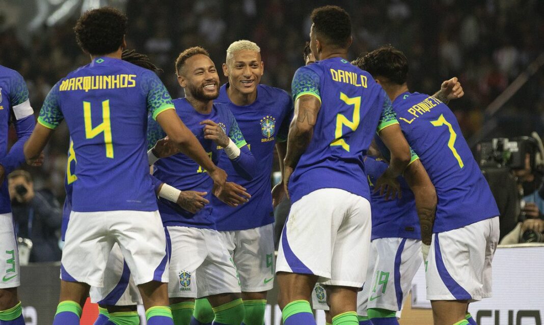 Estreia do Brasil na Copa altera expediente em órgãos públicos nesta quinta-feira