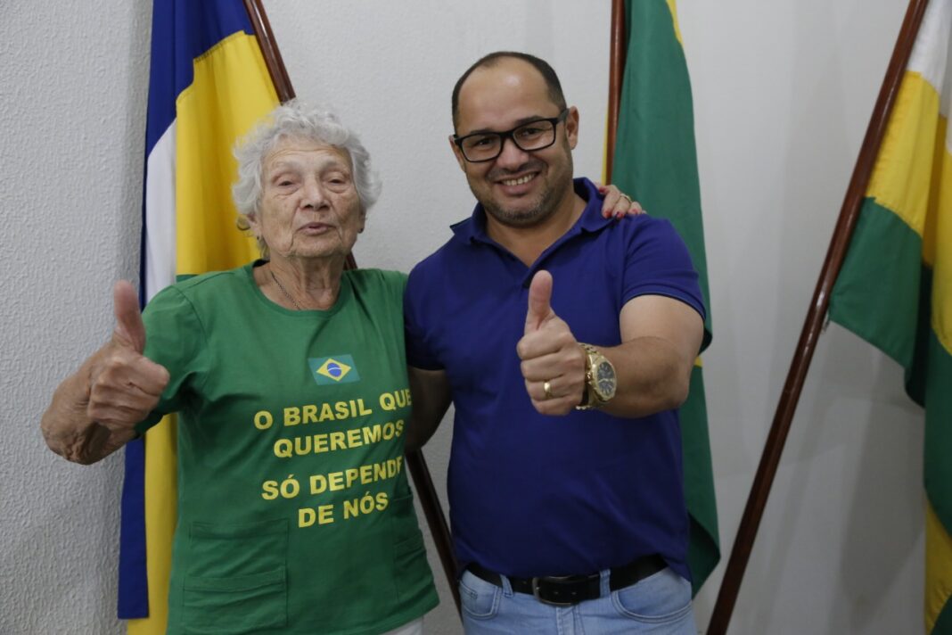 Pioneira vilhenense elogia gestão do prefeito Ronildo Macedo
