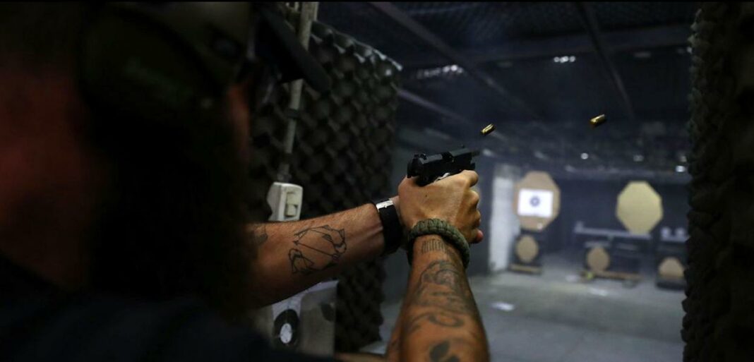 Venda de armas e munições dispara por temor de que Lula revogue decretos armamentistas de Bolsonaro