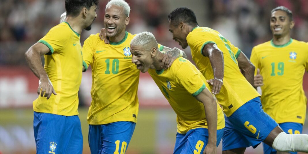 Brasil vence a Coreia e avança para as quartas de final da Copa