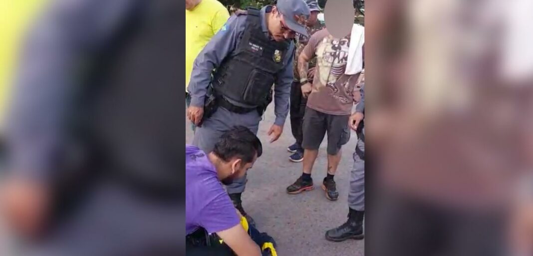 Estudantes são detidos após filmar PMs comendo em acampamento golpista de bolsonaristas no Mato Grosso