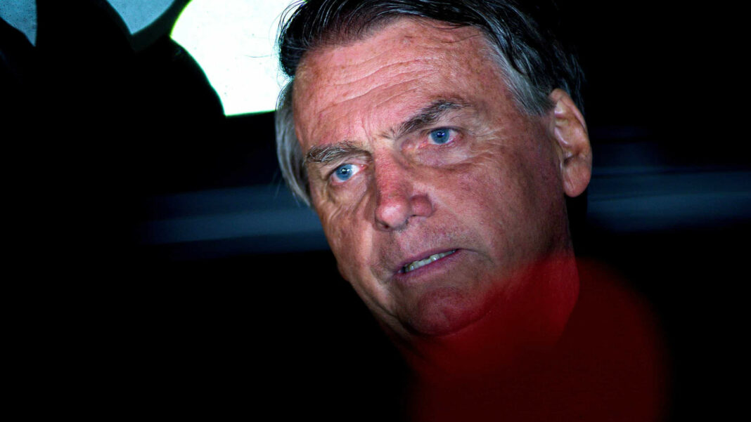 Bolsonaro pode ser preso por insuflar atos terroristas