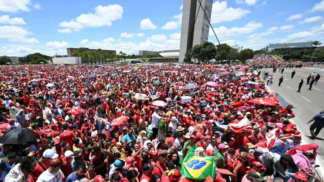Mais de 60 artistas se apresentarão gratuitamente na posse de Lula