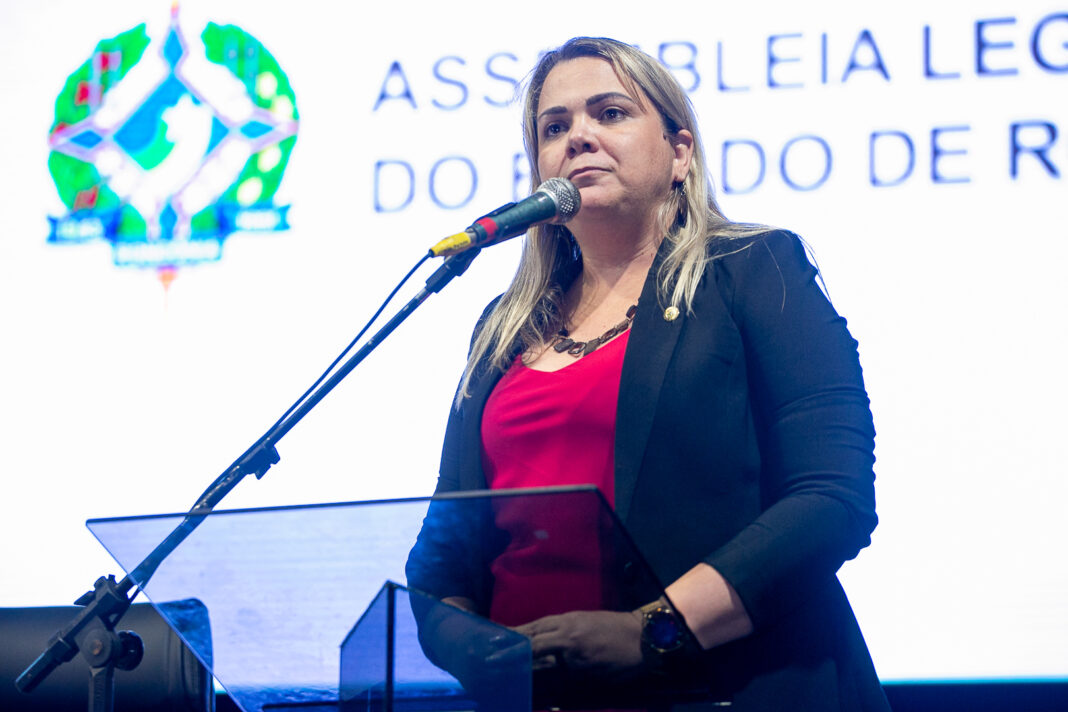 Eleita pelo PT, deputada Cláudia de Jesus promete fiscalizar o orçamento da saúde rondoniense