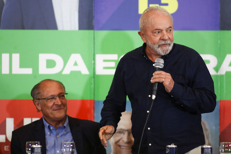 Lula propõe aumento de 8% e mais R$ 200 em vale-alimentação para servidores federais