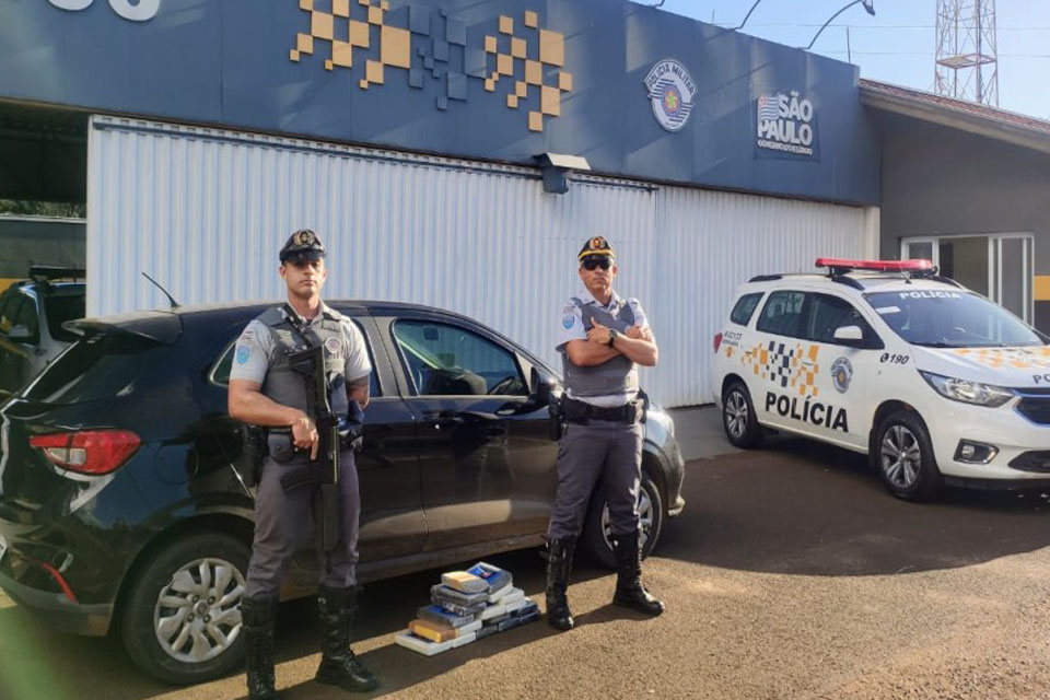 Rondoniense leva namorada pra passear em SP e cai com 19kg cocaína