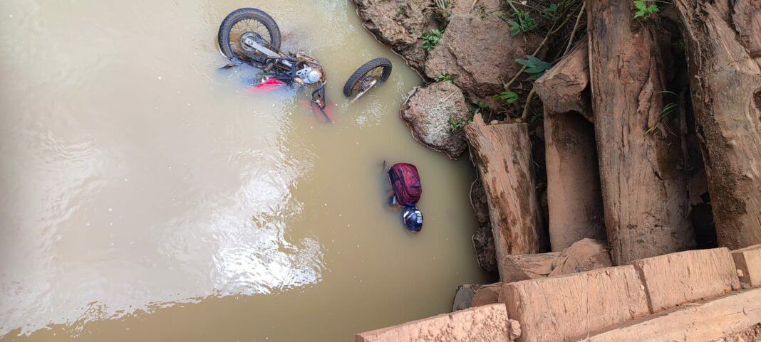 Motociclista cai de ponte e morre afogado em Vilhena