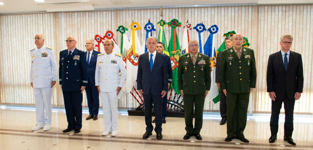 Nova Regra pode vetar militar da ativa de disputar eleição e assumir cargos públicos