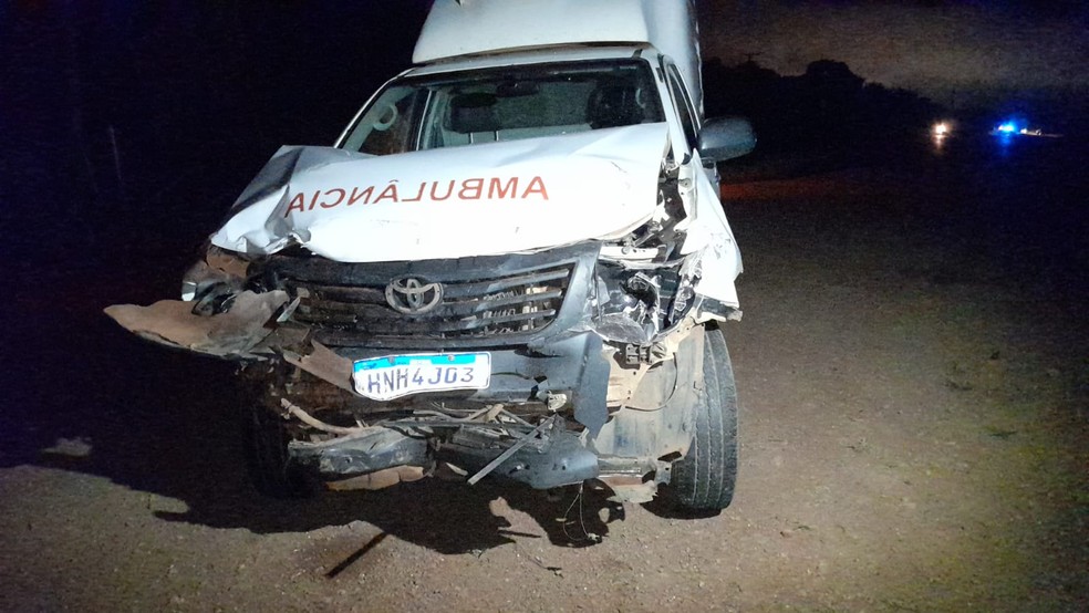 Ambulância com paciente criança se envolve em acidente na BR-364 — Foto: Wanderson Caldeiras / arquivo  