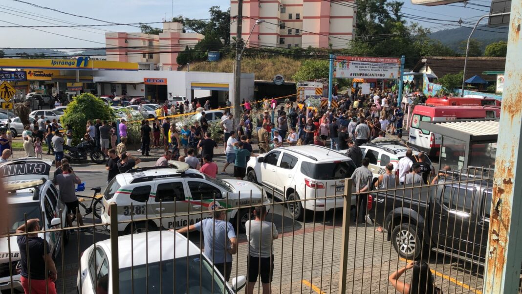 Urgente: homem invade creche com uma machadinha e mata 4 crianças