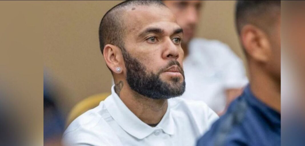 Acusado de estupro, Daniel Alves admite penetração
