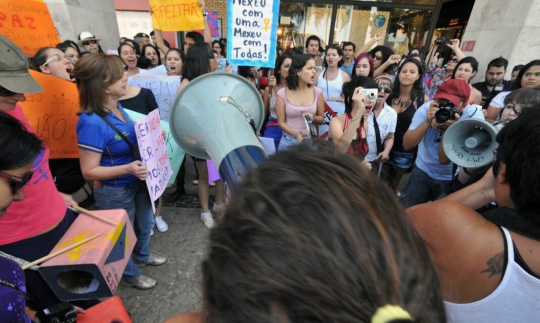 Política Brasil está entre piores em representação feminina no Legislativo