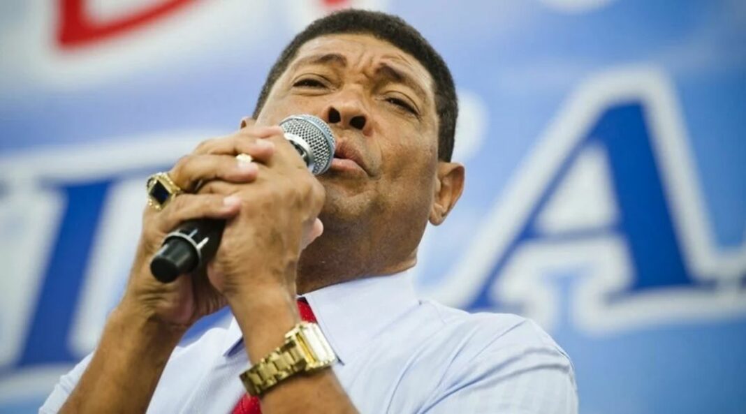 A mão de Deus está aqui: Valdemiro Santiago leva segundo golpe e tem seu maior templo penhorado