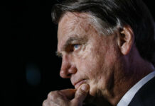 “Pintou um clima”: Bolsonaro é citado em arquivos de pedófilo