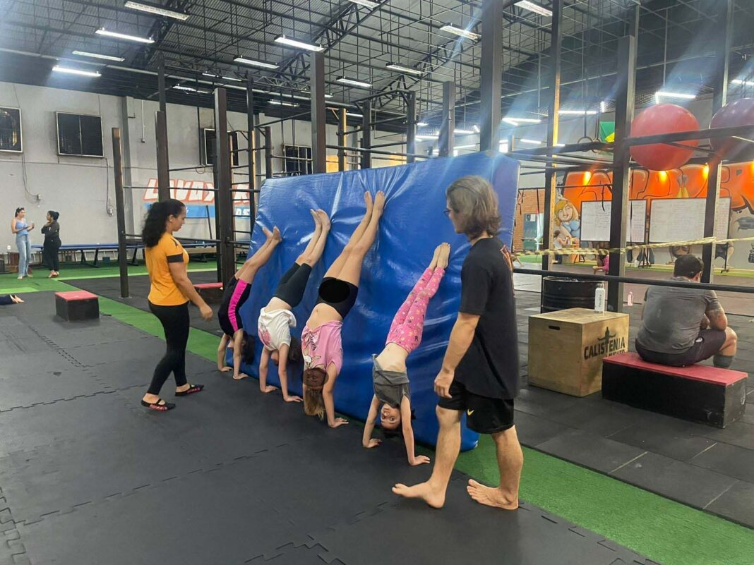 Calistenia ganha destaque em Porto Velho e surge como alternativa para exercícios diários