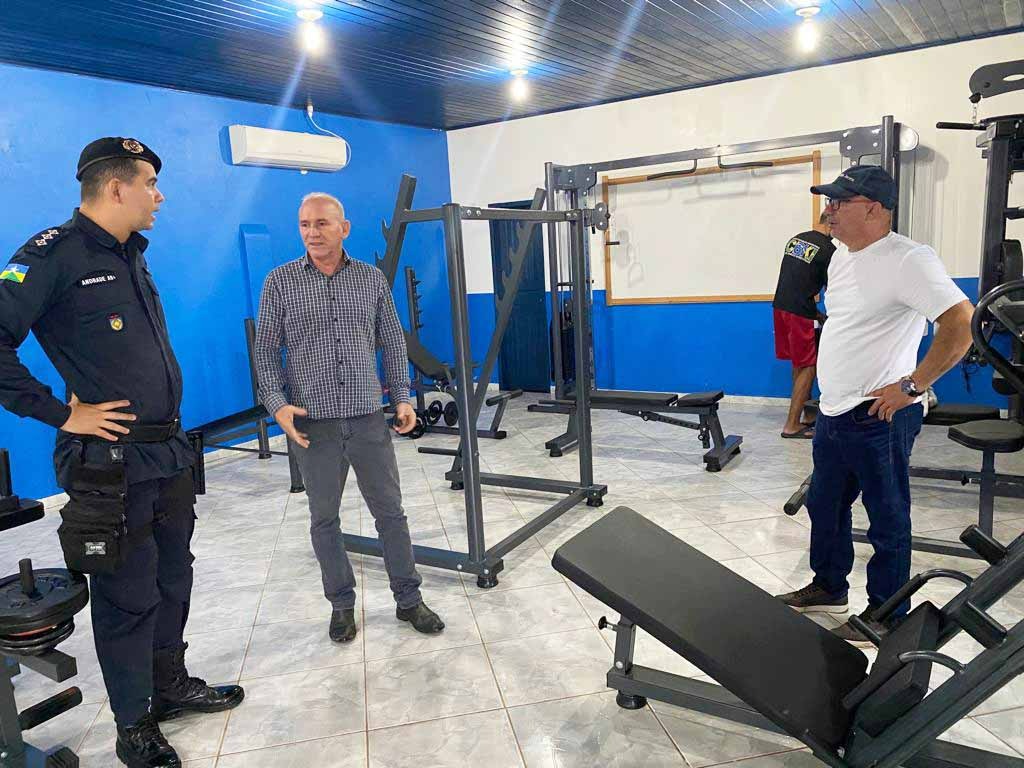 Ezequiel Neiva assegura computadores, notebooks e mobiliário à PM no Cone Sul do Estado