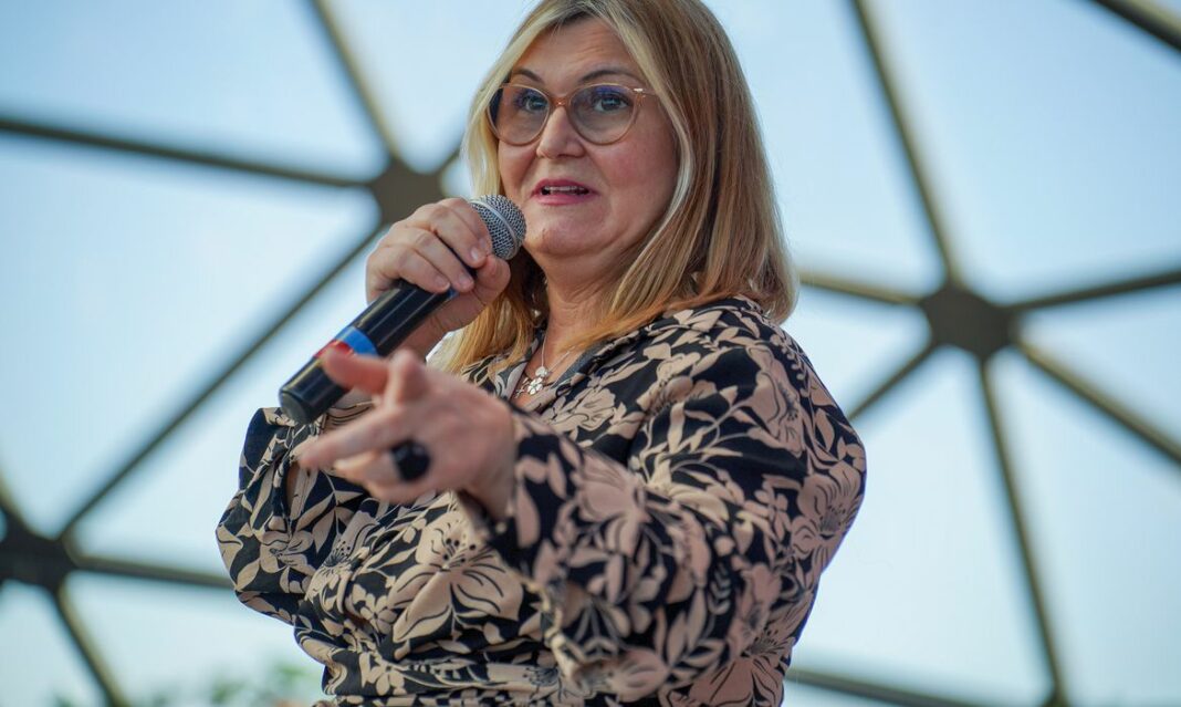 Presidenta da Caixa diz que Bolsa Família poderá ser pago com real digital