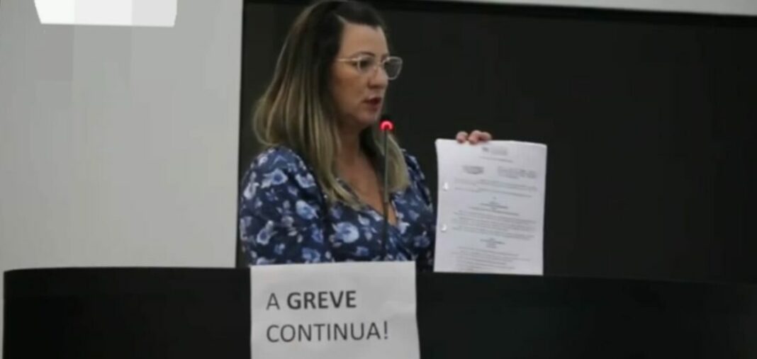 Vereadora chama colega de despreparado e acusa Pagani de ficar em cima do muro em relação à greve
