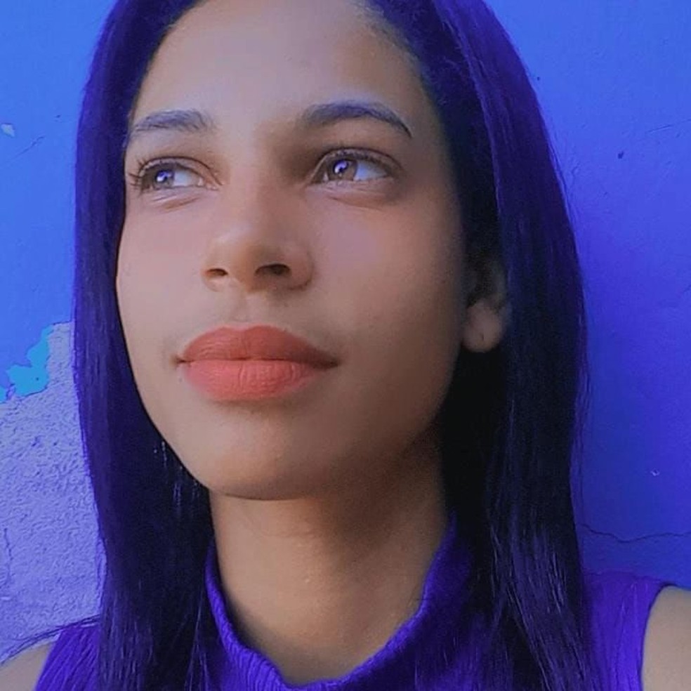 Jovem é morta a facadas pelo marido depois de uma discussão em Machadinho D'Oeste — Foto: Foto: Reprodução/Facebook
