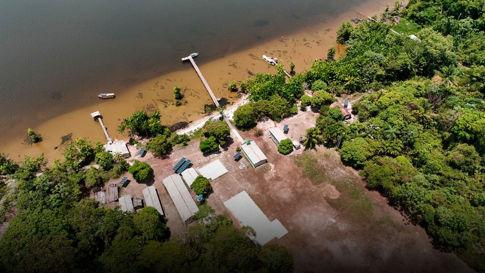 Comunidade ribeirinha em assentamento estadual à margem do rio Anapu, em Portel (PA), onde foram vendidos créditos de carbono — Foto: Giaccomo Voccio/g1