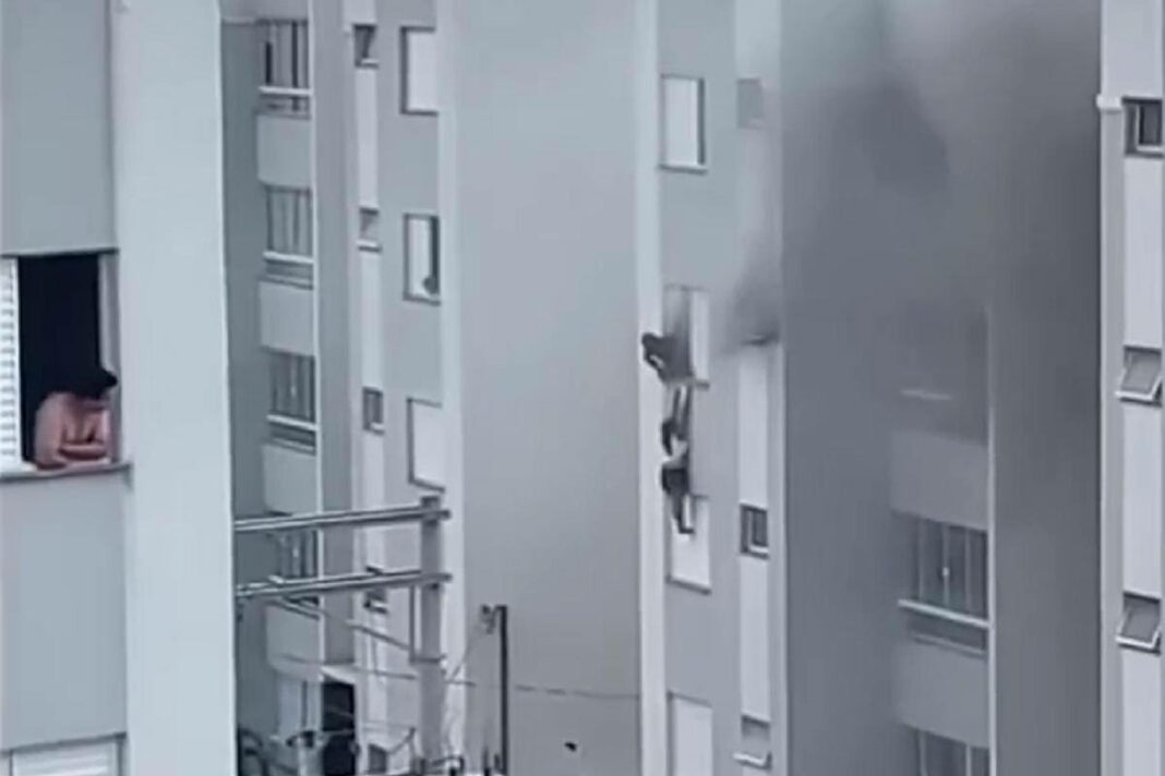 Neta de 11 anos se revolta após ficar sem celular, tranca os avós e incendeia o apartamento