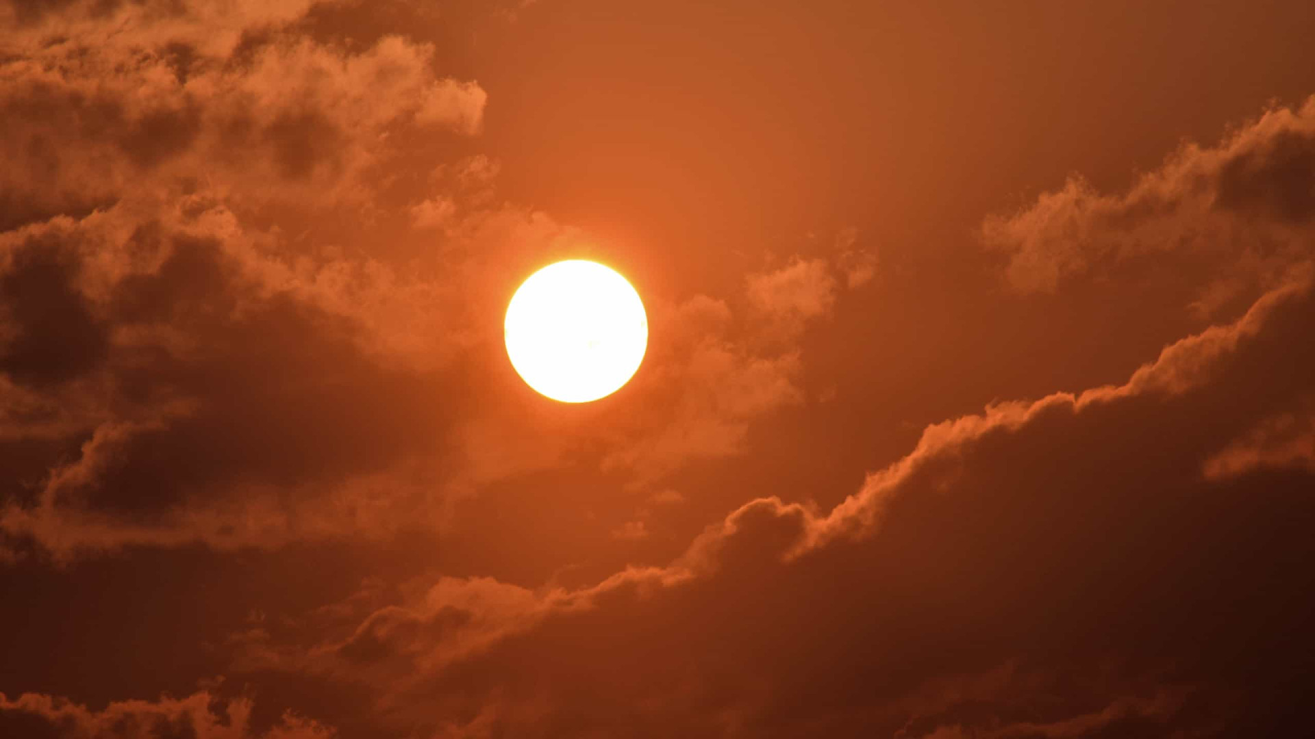 Com mais de 40°C, calor no Centro-Oeste atinge níveis históricos e causa risco à saúde