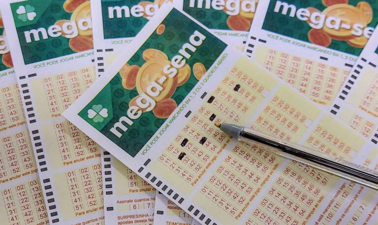 Mega-Sena pode pagar R$ 100 milhões neste domingo